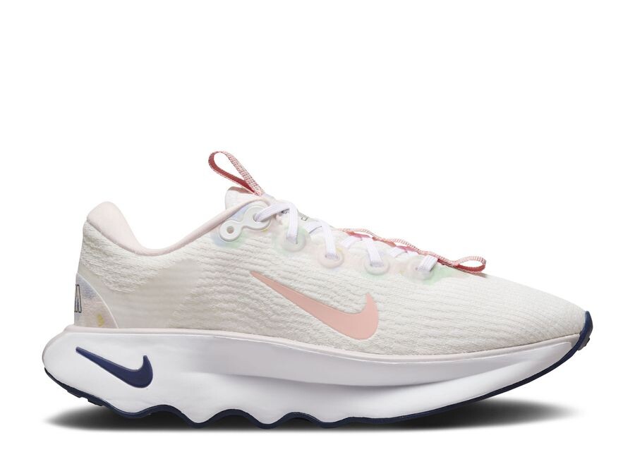

Кроссовки Nike Wmns Motiva Premium 'Floral Watercolor', белый