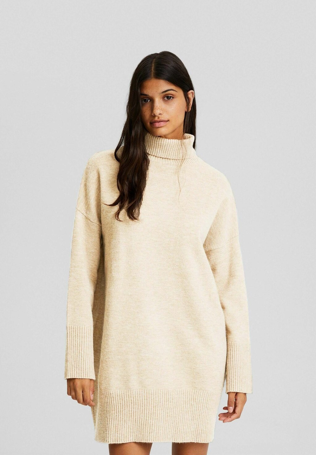 

Трикотажное платье Neck With Long Sleeves Bershka, цвет light yellow