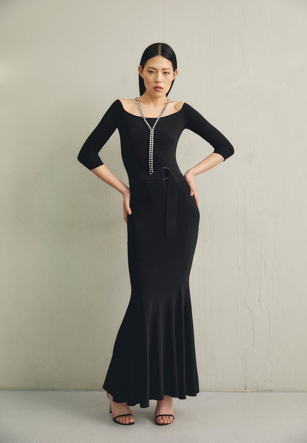 

Платье из джерси OFF SHOULDER FISHTAIL GOWN Norma Kamali, черный