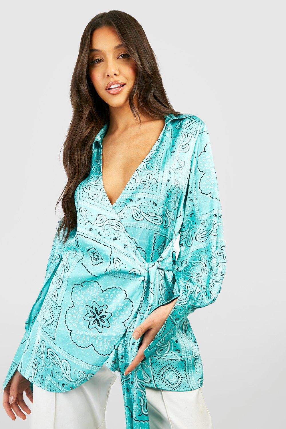 

Атласная рубашка с запахом и деталями пейсли Boohoo, шалфей