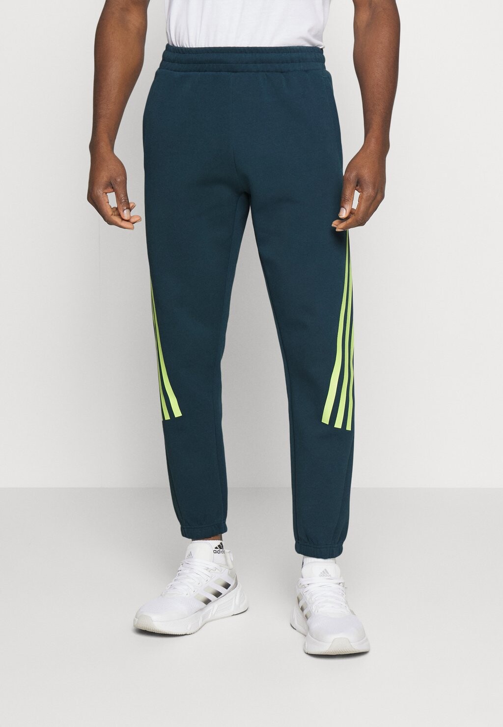 

Спортивные брюки Adidas