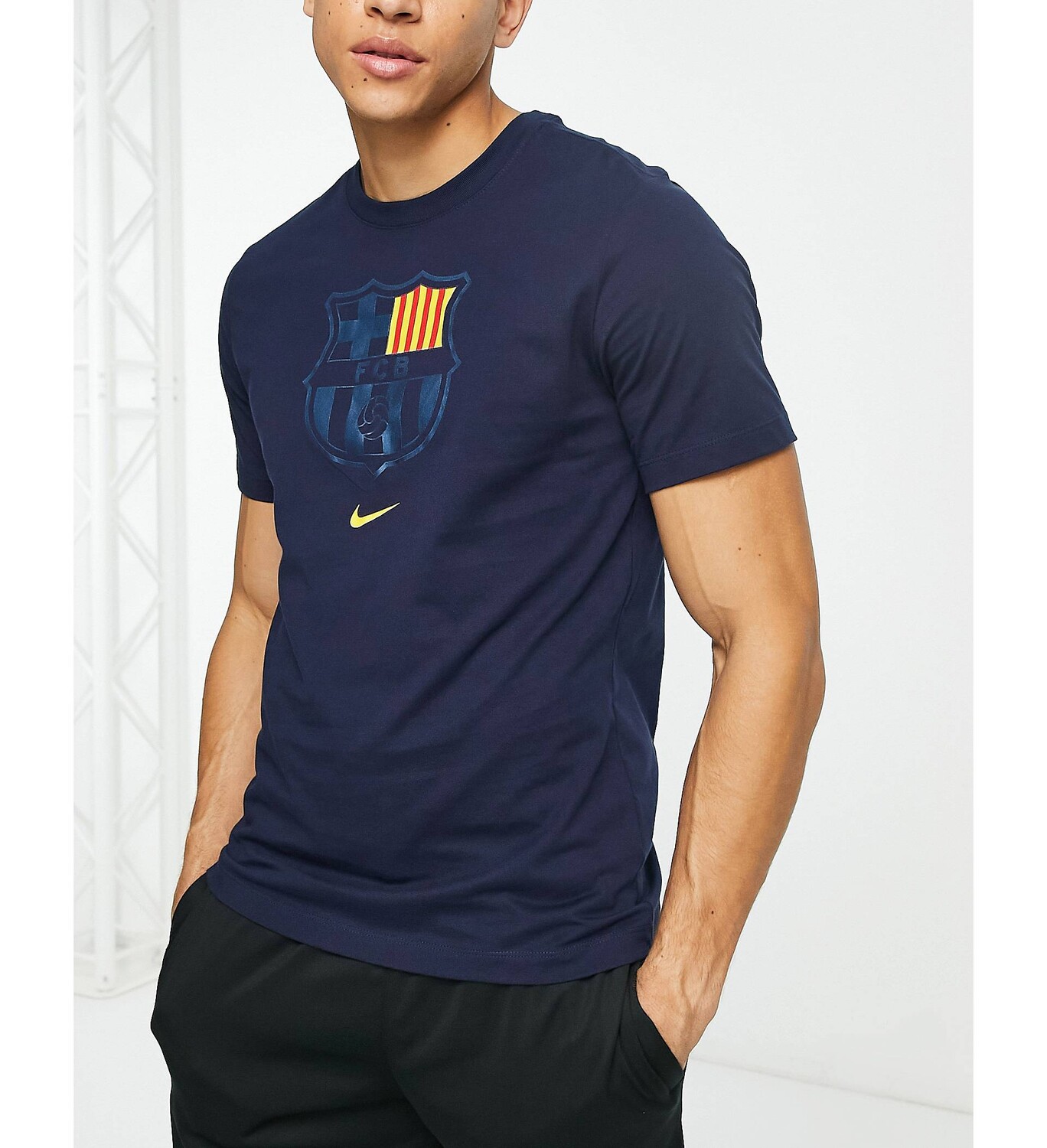 

Темно-синяя футболка с гербом футбольного клуба Nike Football Barcelona, Синий