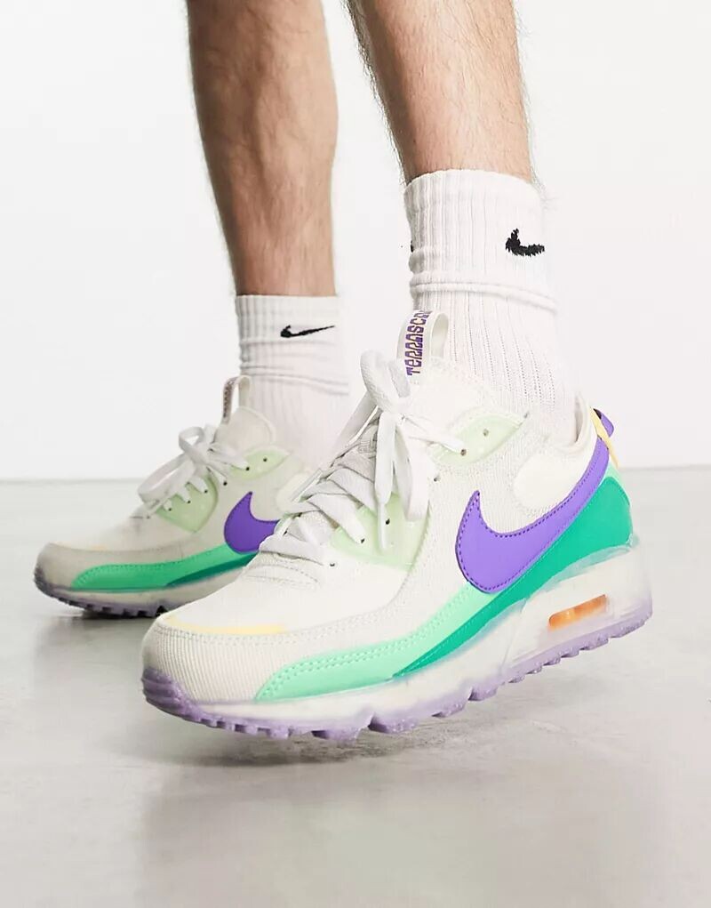 

Зеленые и фиолетовые кроссовки Nike Air Max Terrascape 90
