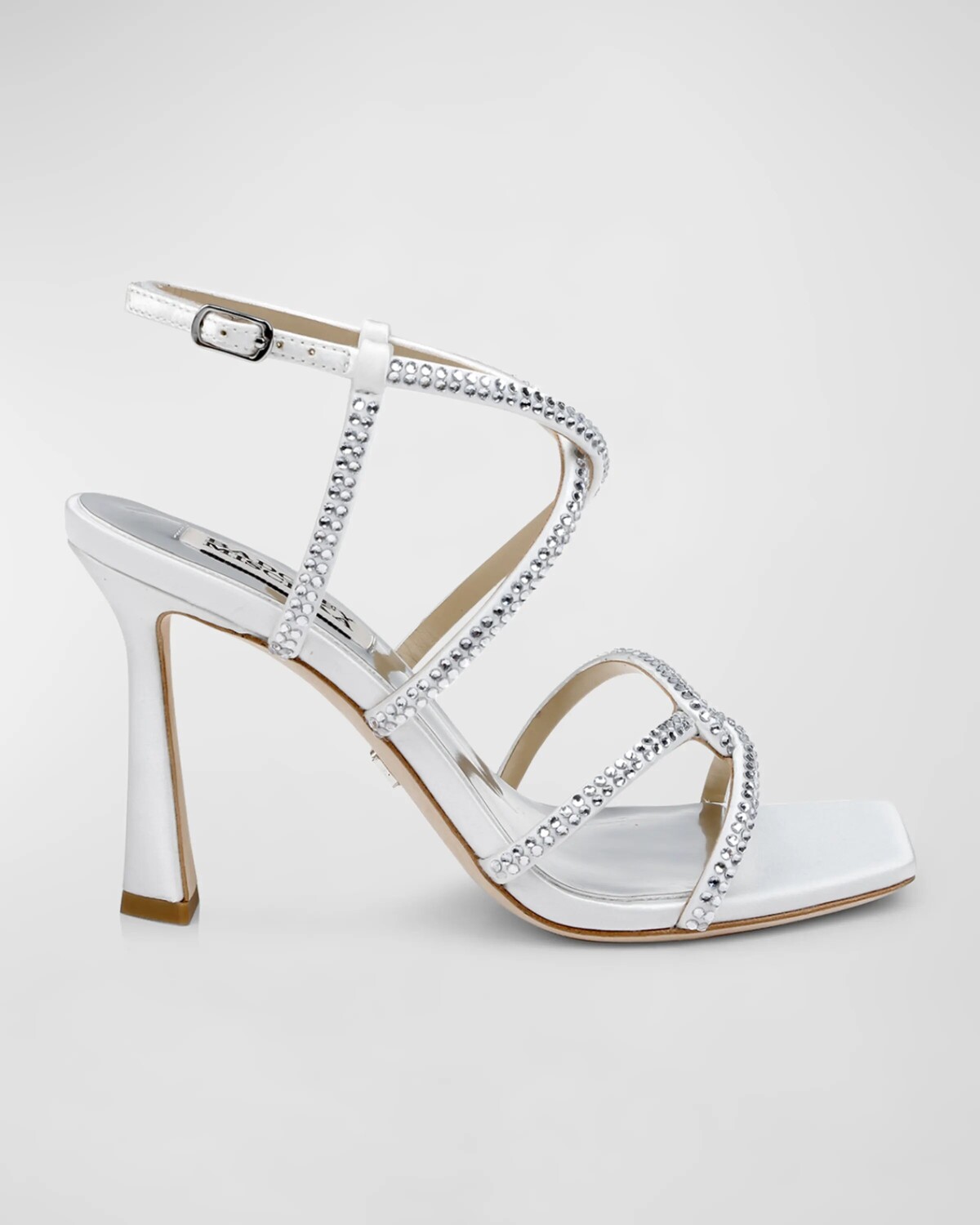 

Босоножки Brooke со стразами и шелковыми ремешками Badgley Mischka, цвет Soft White