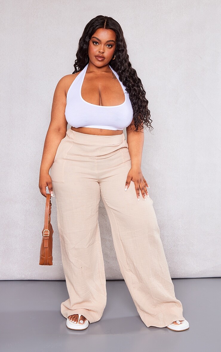 

PrettyLittleThing Прямые брюки с текстурой льна и эффектом камня Plus