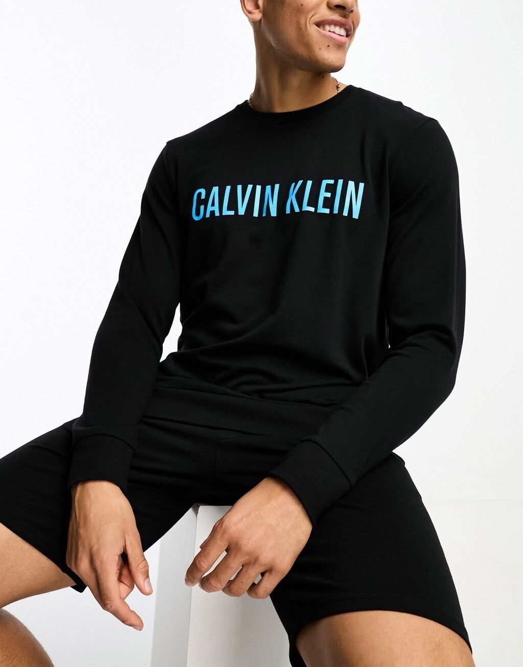 

Черная толстовка с логотипом Calvin Klein, Черный