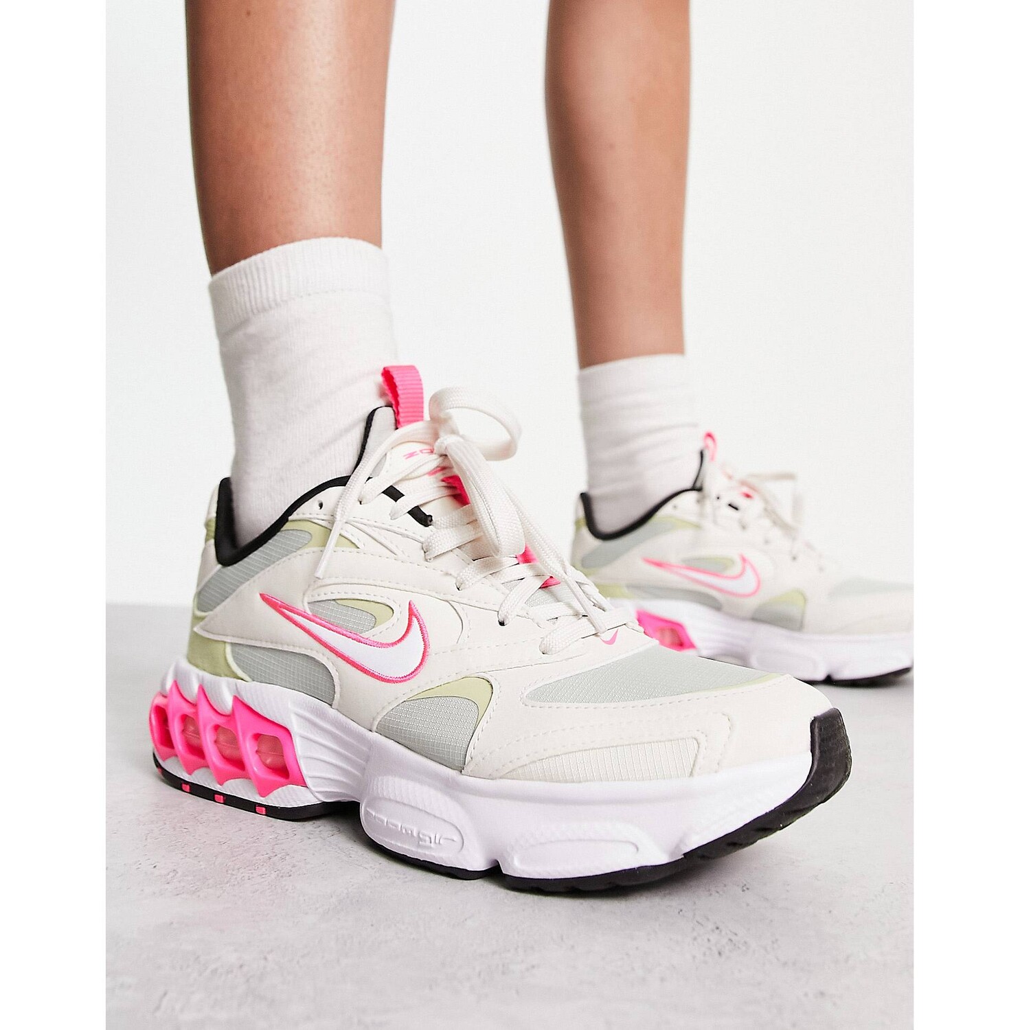 

Кроссовки Nike Zoom Air Fire серебристого и нежно-розового цветов, Розовый