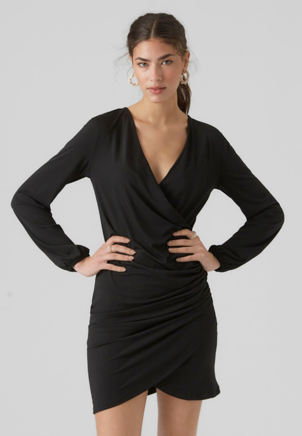 Платье-футляр Vmhadley V Neck Short Dress Vero Moda, черный