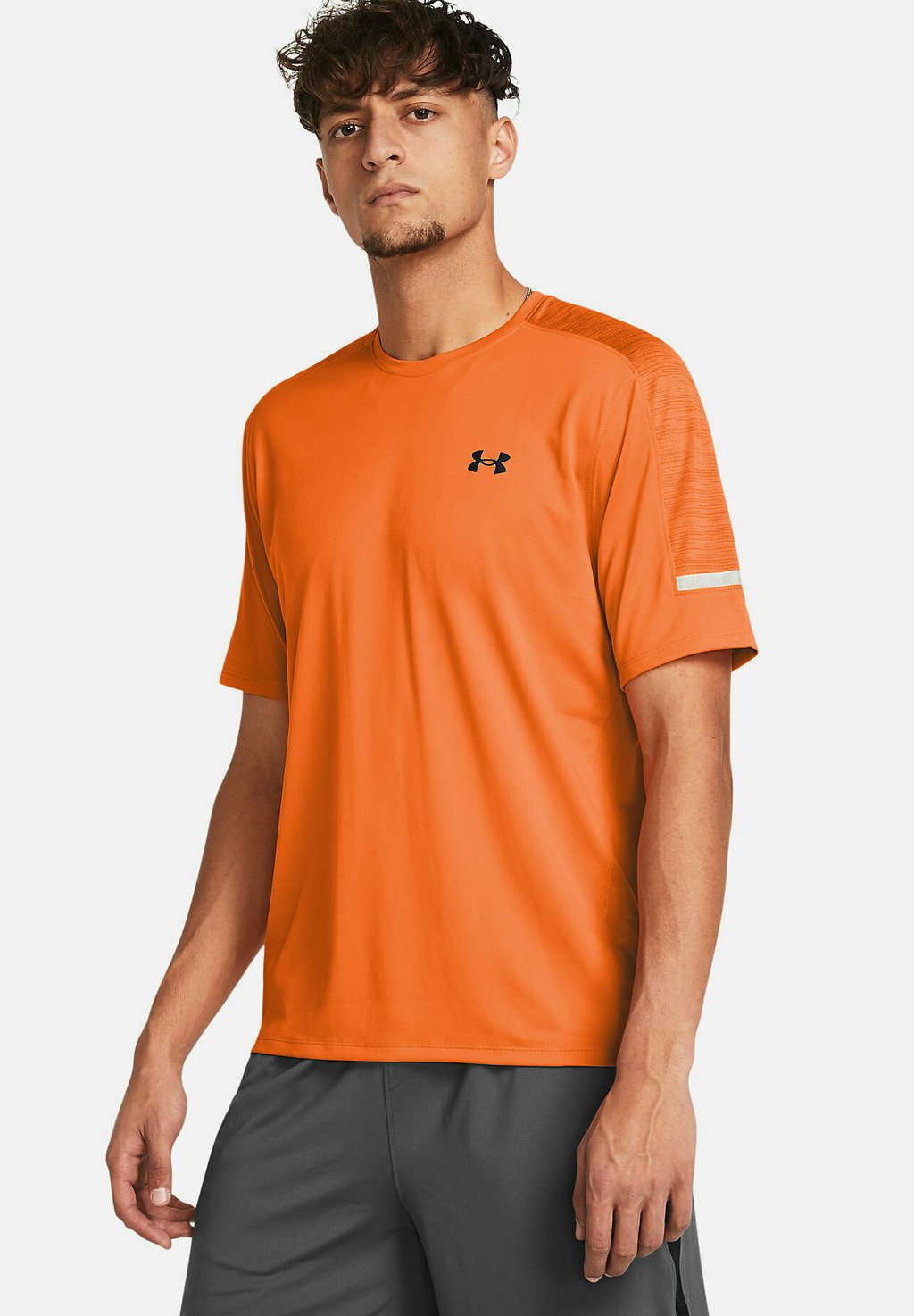 Спортивная футболка SHORT-SLEEVES TECH UTILITY Under Armour, цвет orange фотографии