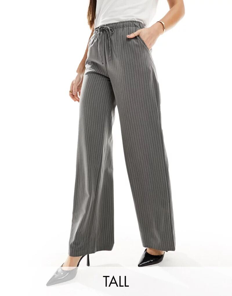 

Серые элегантные брюки без застежки Stradivarius Tall в тонкую полоску