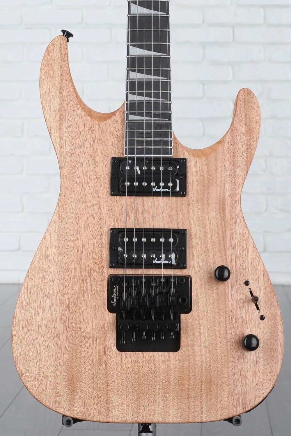 

Jackson Dinky Arch Top JS32 DKA — натуральное масло