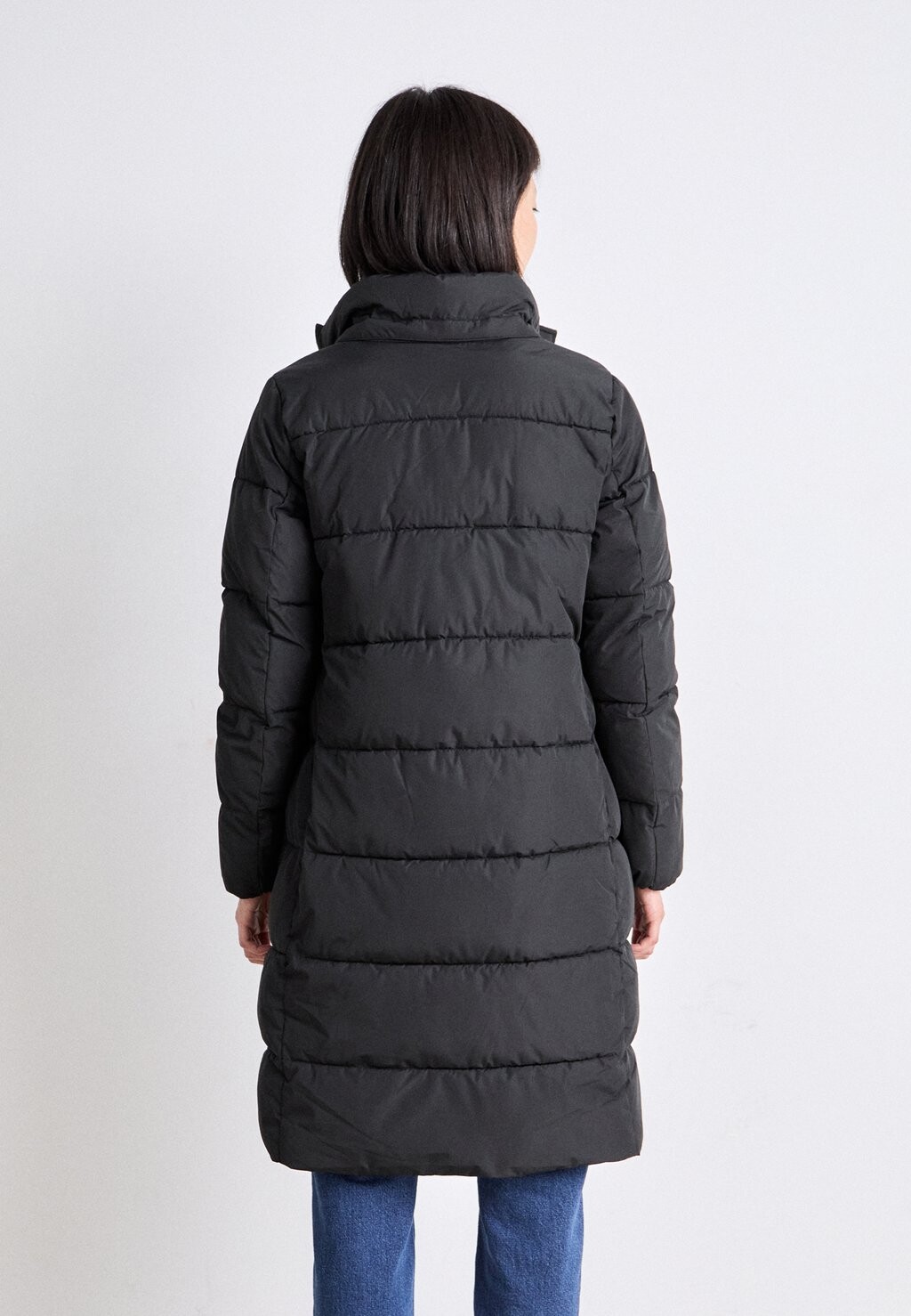 

Зимнее пальто MONOLOGO LONG PUFFER Calvin Klein, черный