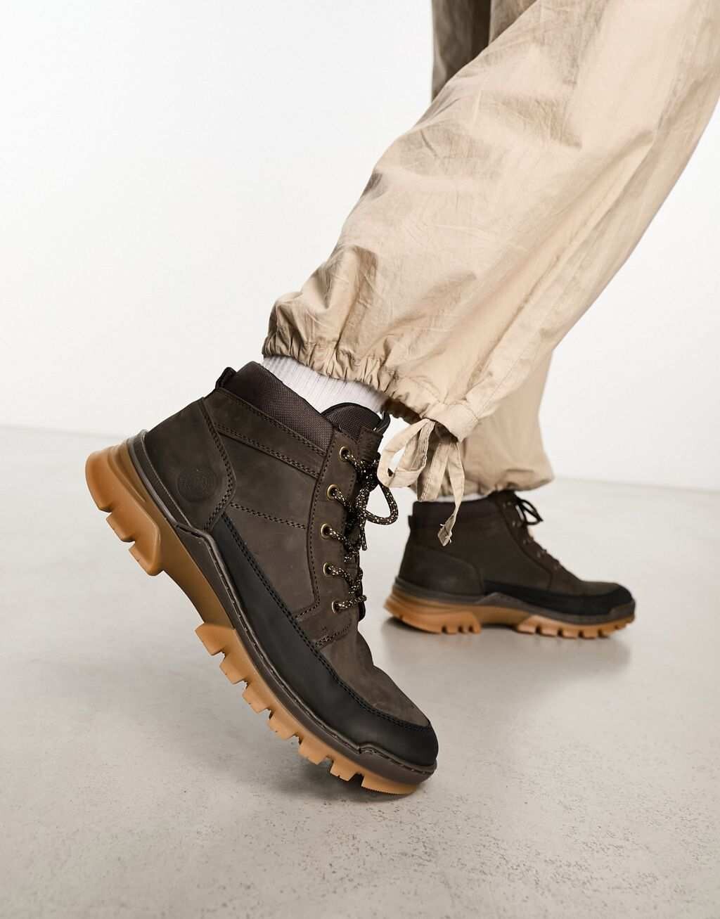 

Коричневые ботинки на шнуровке Barbour Miller