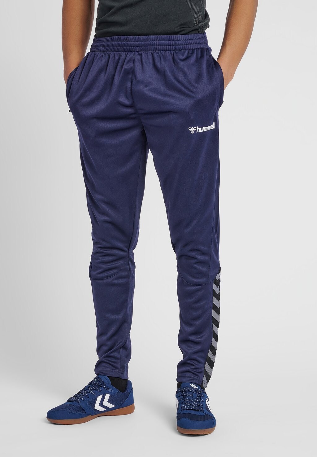 

Спортивные брюки Hummel