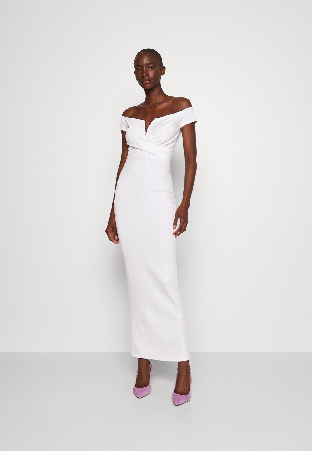 

Длинное платье Elia Off Shoulder WAL G, белый