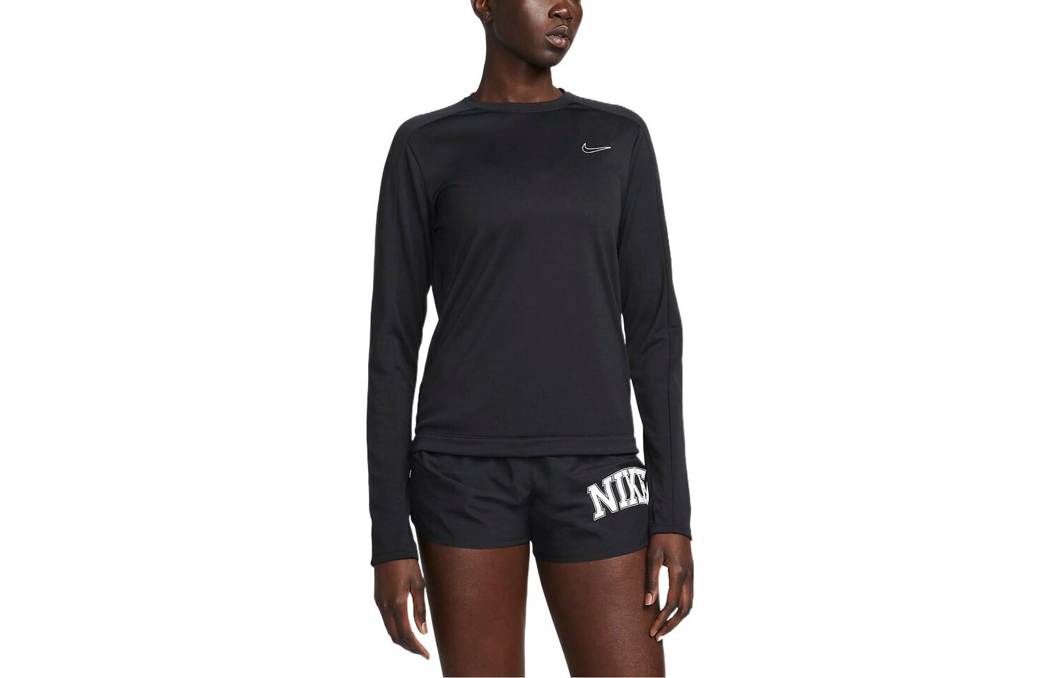

Футболка женская черная Nike