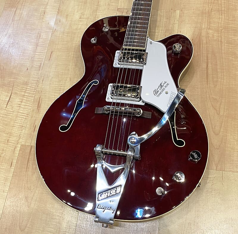 

Электрогитара Gretsch G6119T-62 Vintage Select Edition ’62 Tennessee Rose Hollow Body with Bigsby 2023 - Dark Cherry Stain