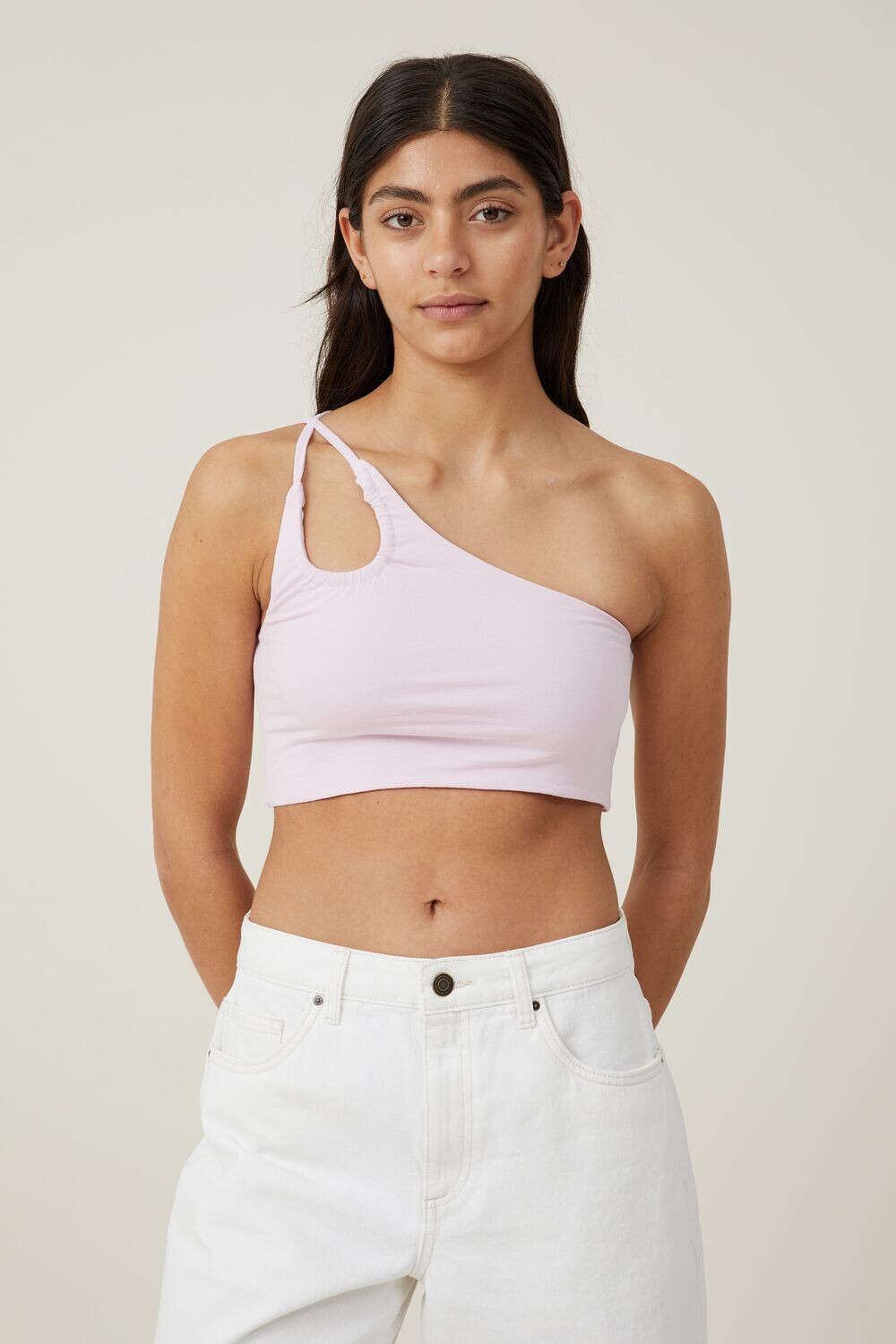 

Укороченный крой Belle на одно плечо со сборками Cotton On