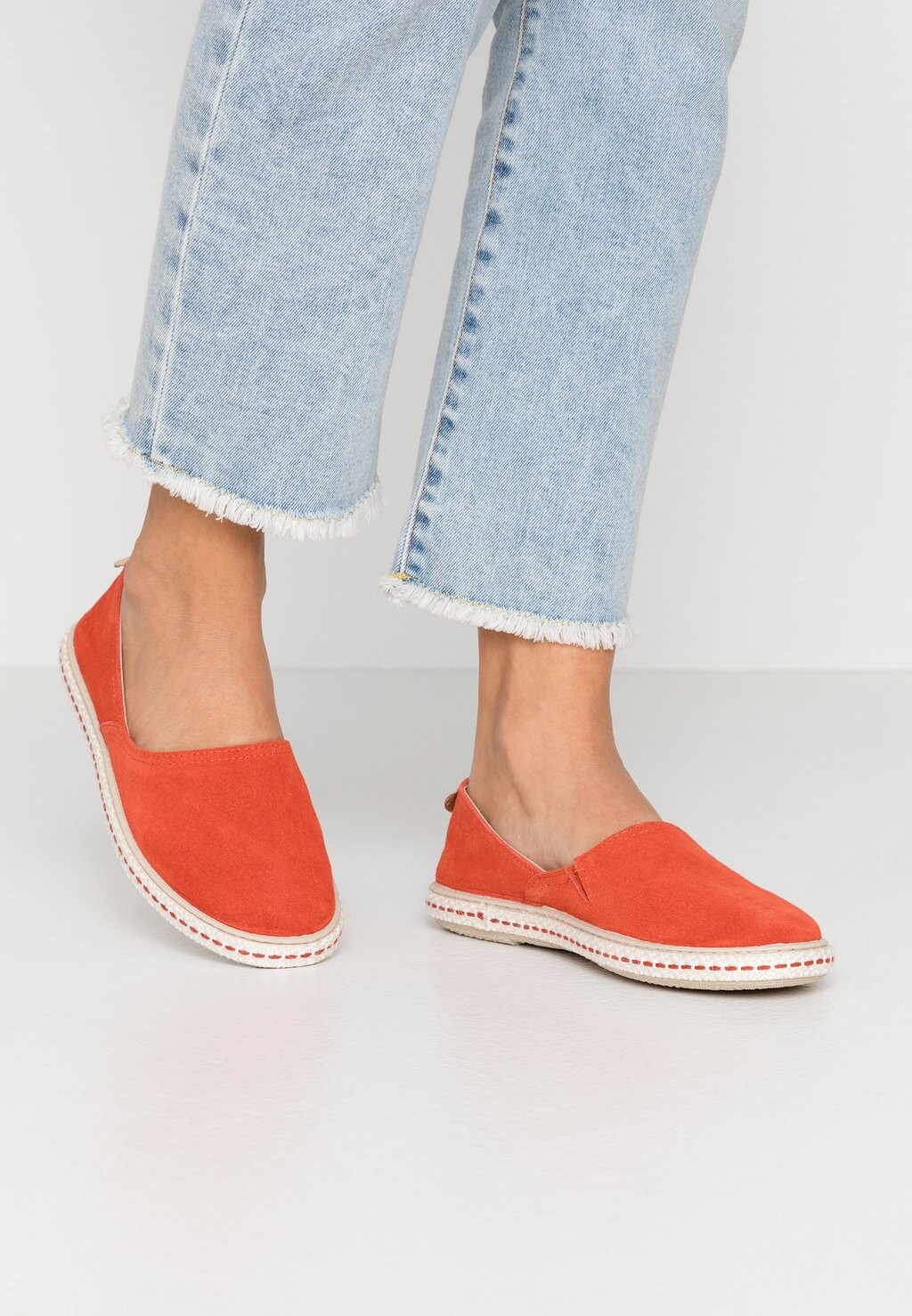 

Эспадрильи SLIP-ON Tamaris, цвет red