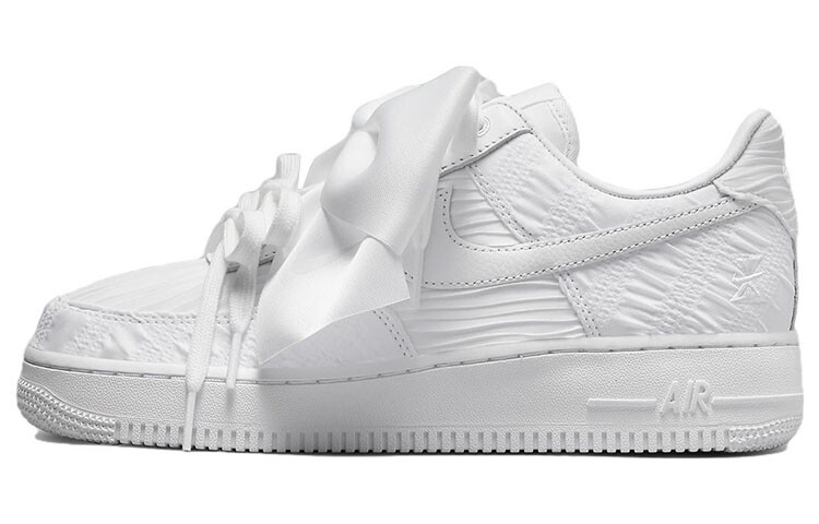 

Кроссовки женские Nike Air Force 1 '07 Lx для скейтбординга