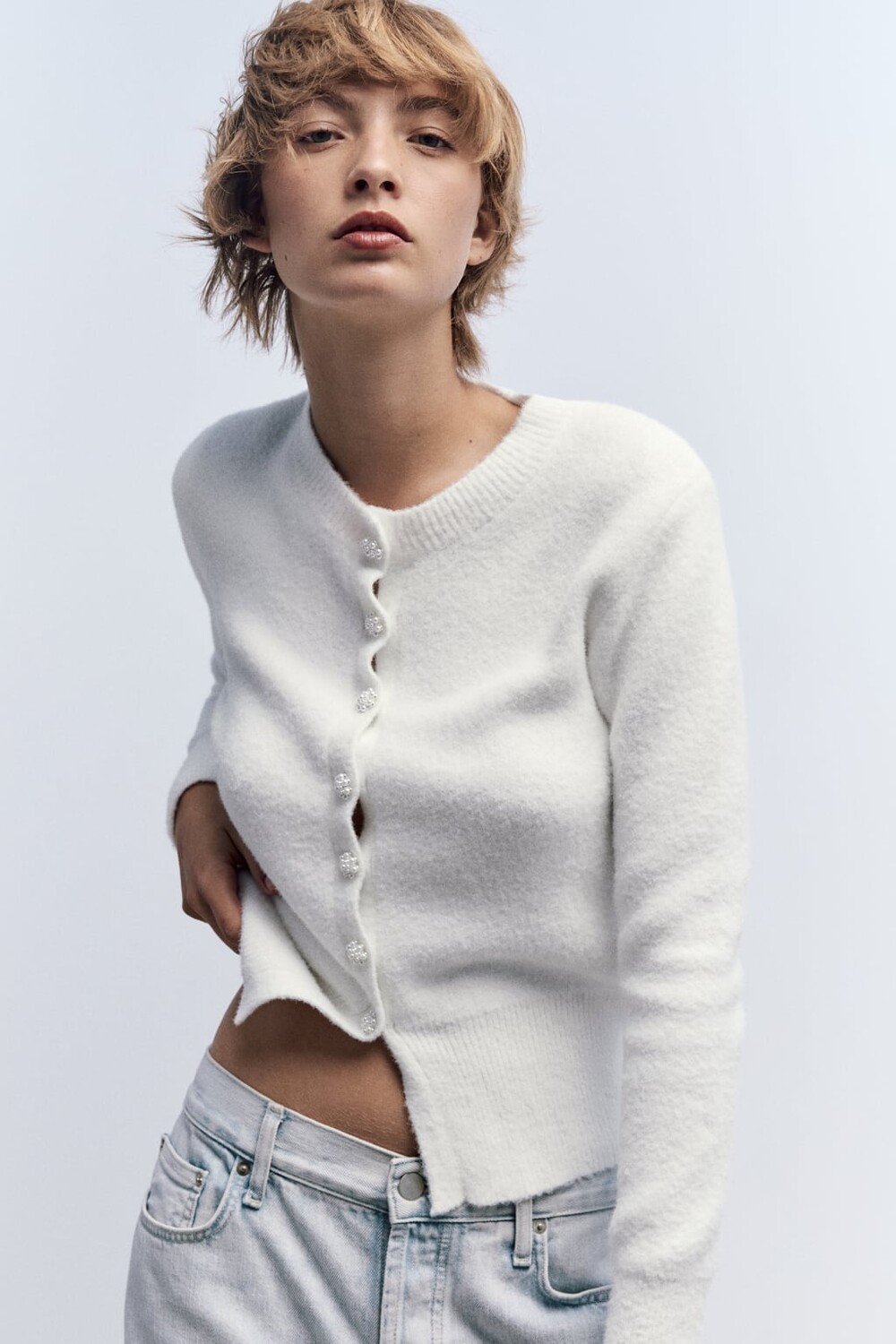 

Вязаный кардиган с пуговицей из искусственного жемчуга ZARA, белый