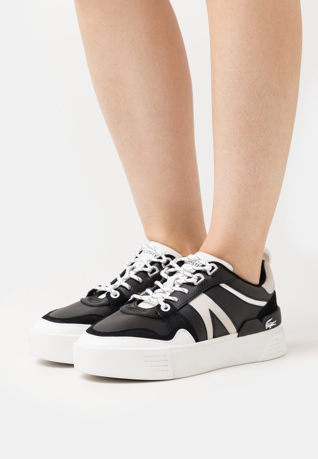 

Низкие кроссовки Lacoste, черный/белый
