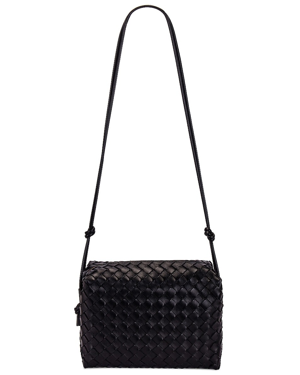 

Сумка Bottega Veneta Loop, цвет Black & Gold