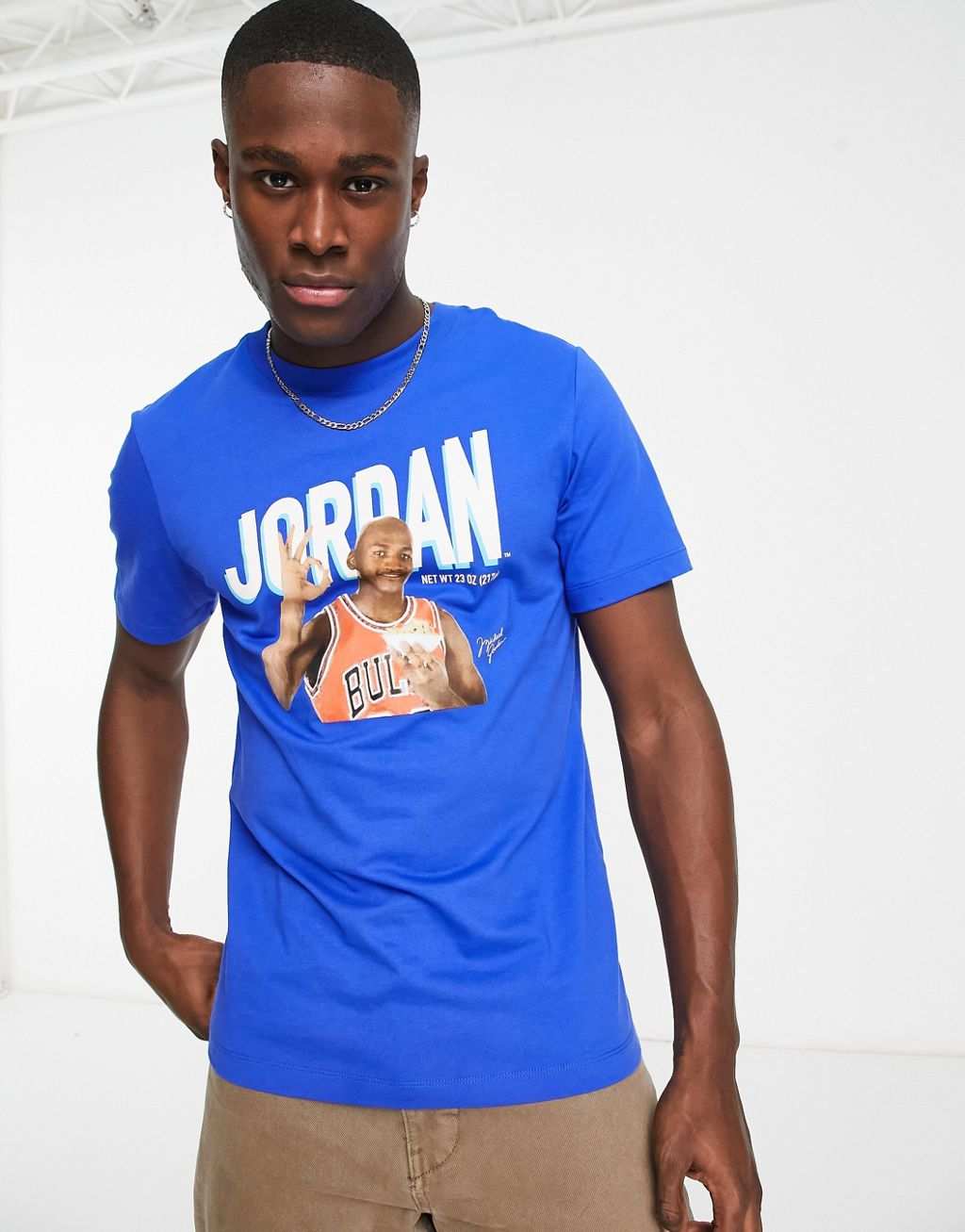 Синяя футболка с фотопринтом Jordan