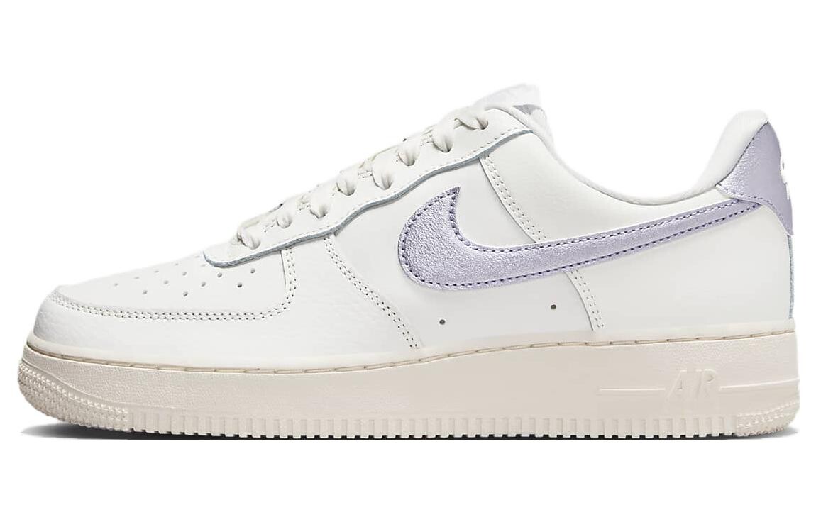 

Кроссовки женские Nike Air Force 1 Low '07, фиолетовый