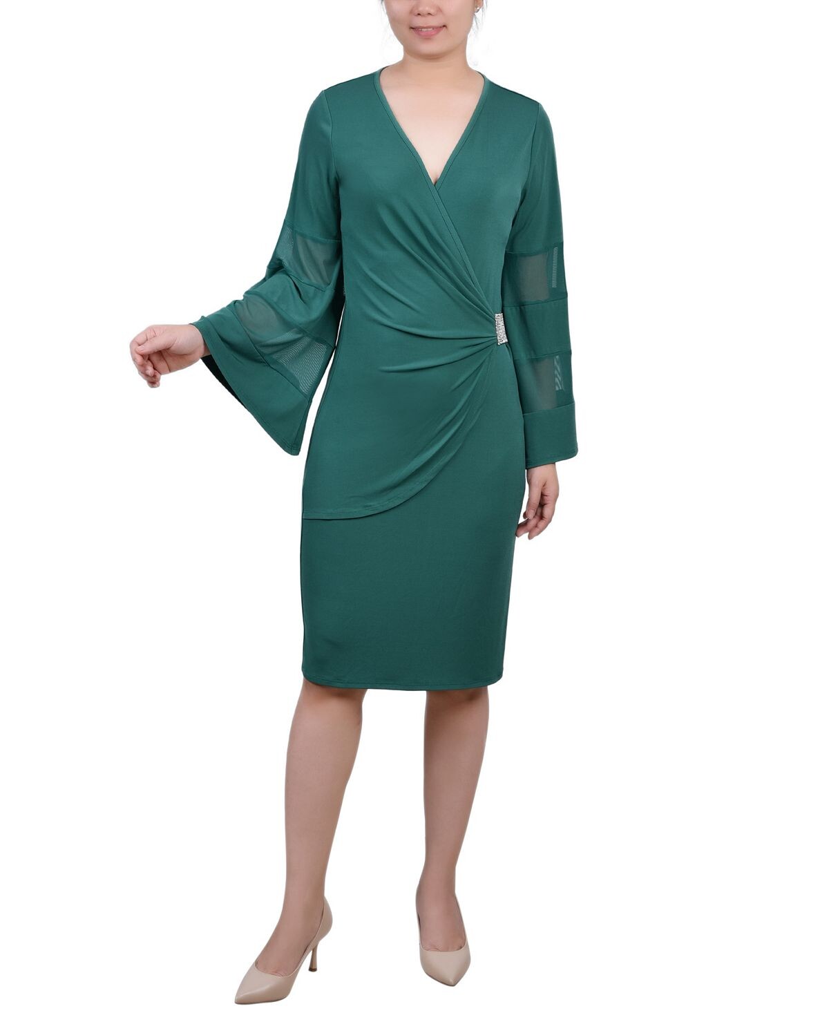

Миниатюрное платье с прозрачными рукавами и запахом NY Collection