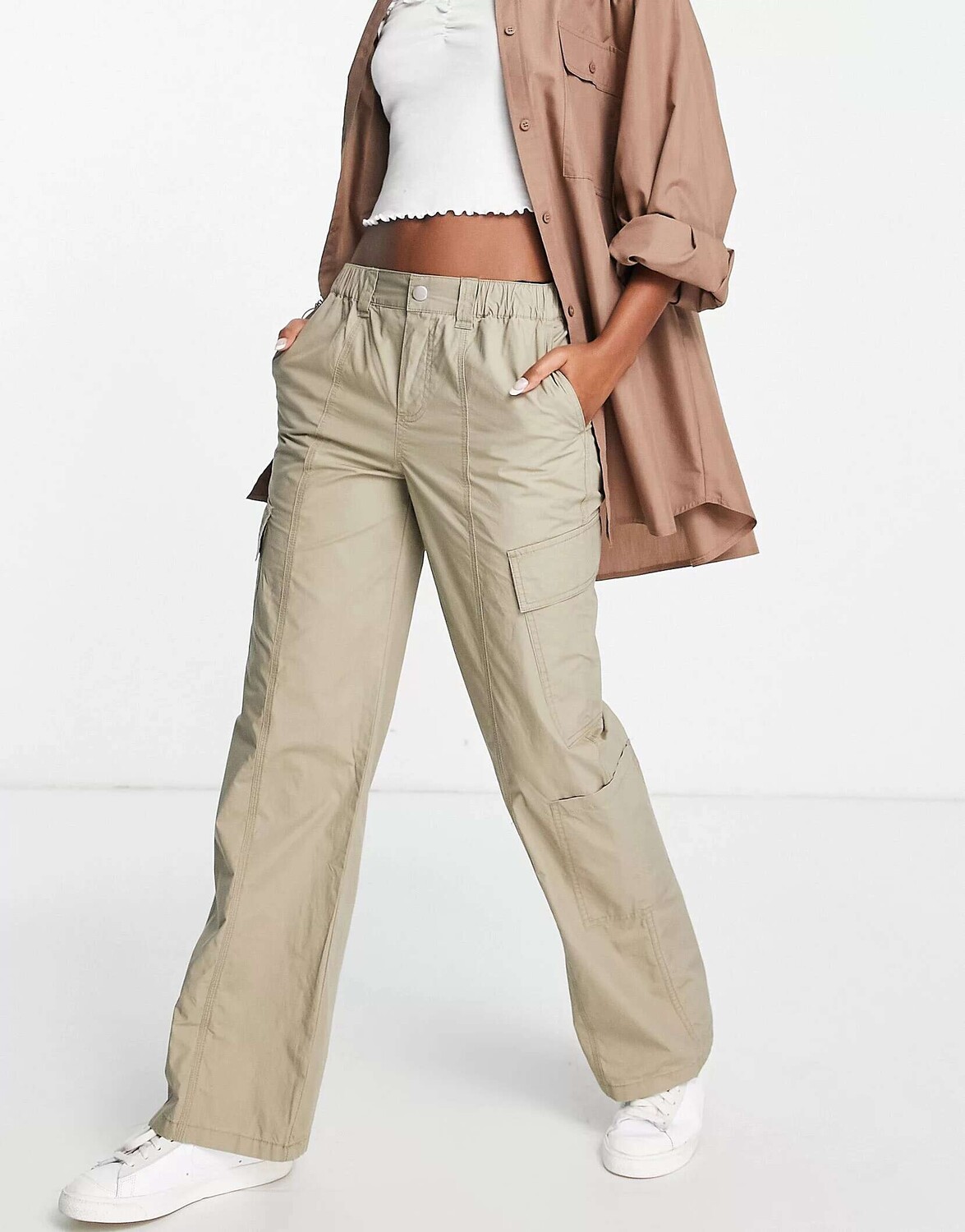 

Брюки-карго с низкой посадкой цвета хаки ASOS 00's