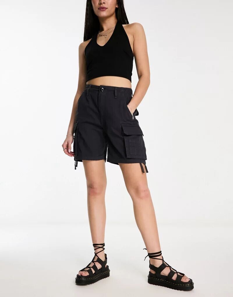 

Черные ярусные шорты карго Bershka