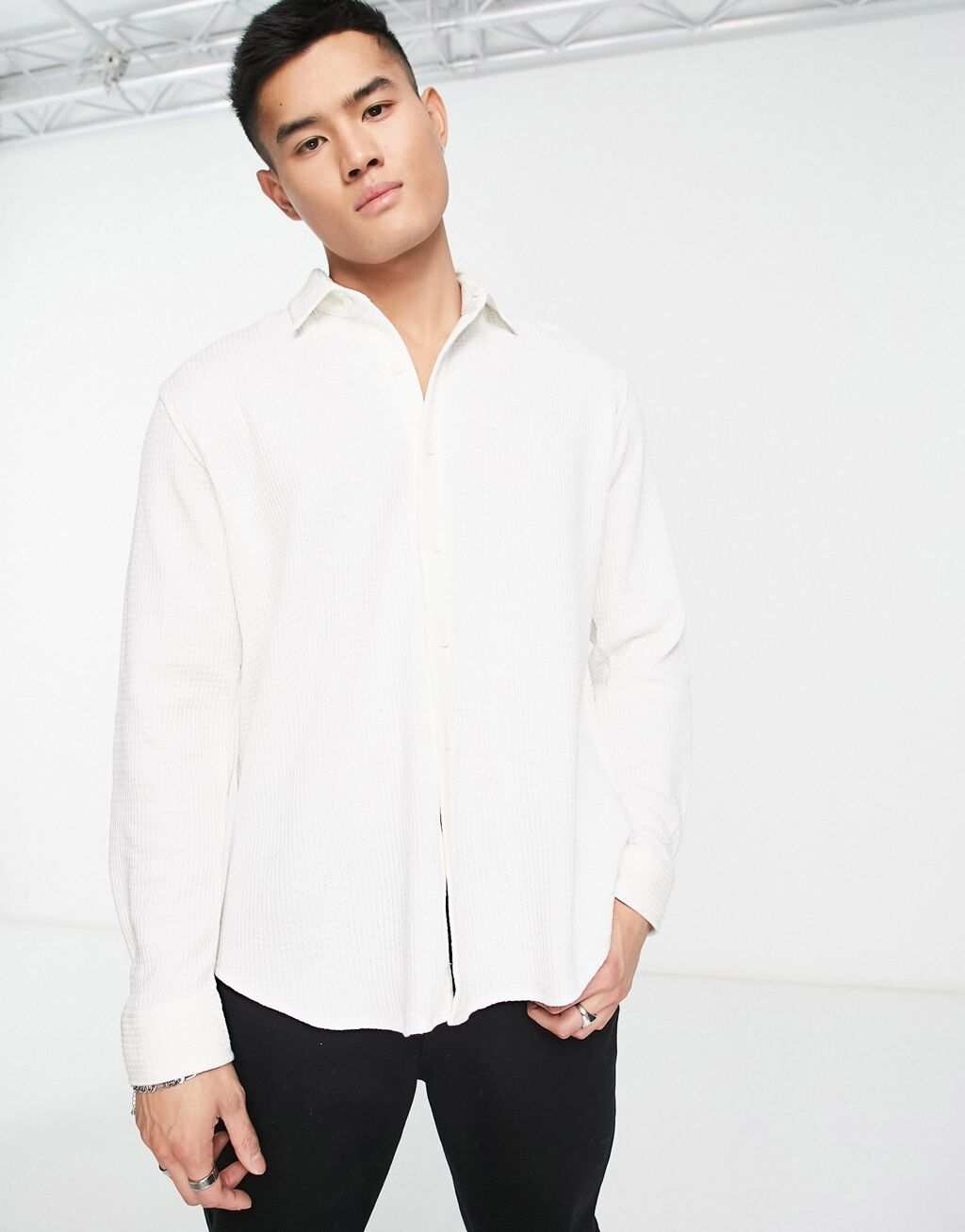 

Белая рубашка с вафельной текстурой Pull&Bear