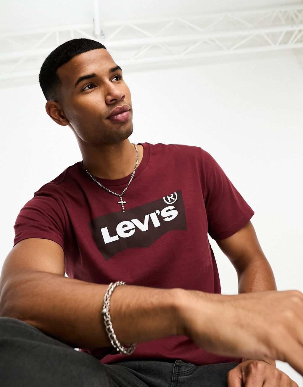 

Бордовая футболка Levi's с логотипом в виде крыла летучей мыши, Красный