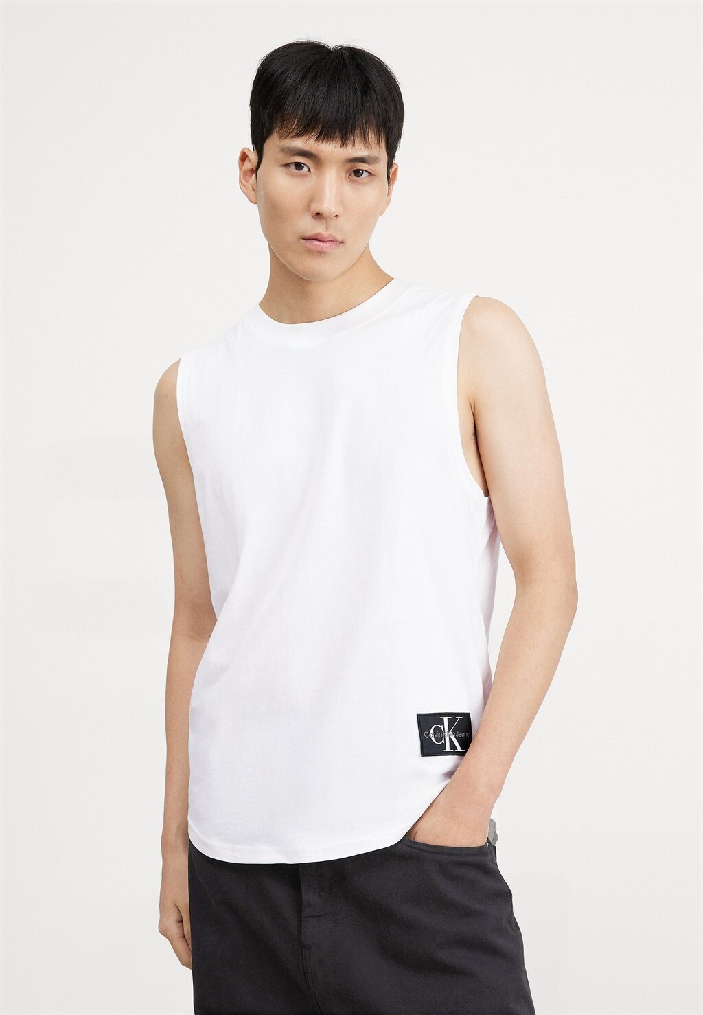 

Топ Monologue Badge Tank Calvin Klein Jeans, цвет bright white