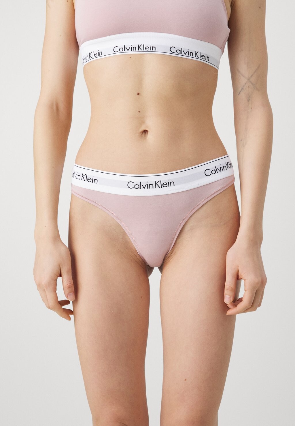 

Стринги THONG Calvin Klein Underwear, цвет beige