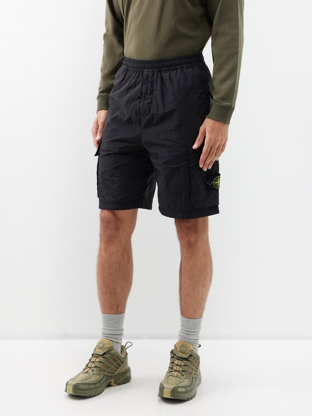 

Технические шорты-бермуды с карманами-карго Stone Island, черный