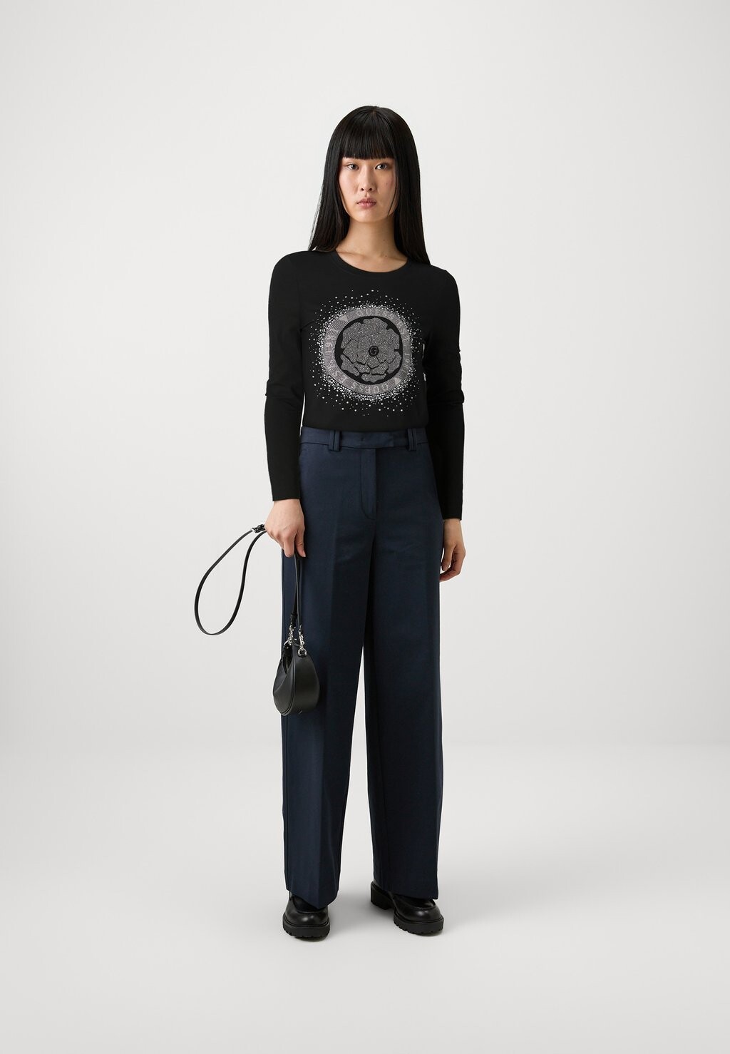 

Топ с длинными рукавами Cn Peony Stamp Tee Guess, черный