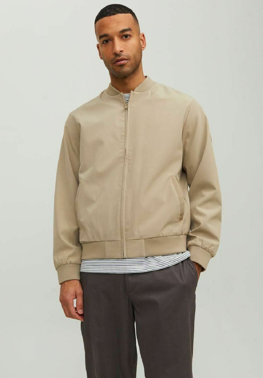 

Бомбер Jack & Jones