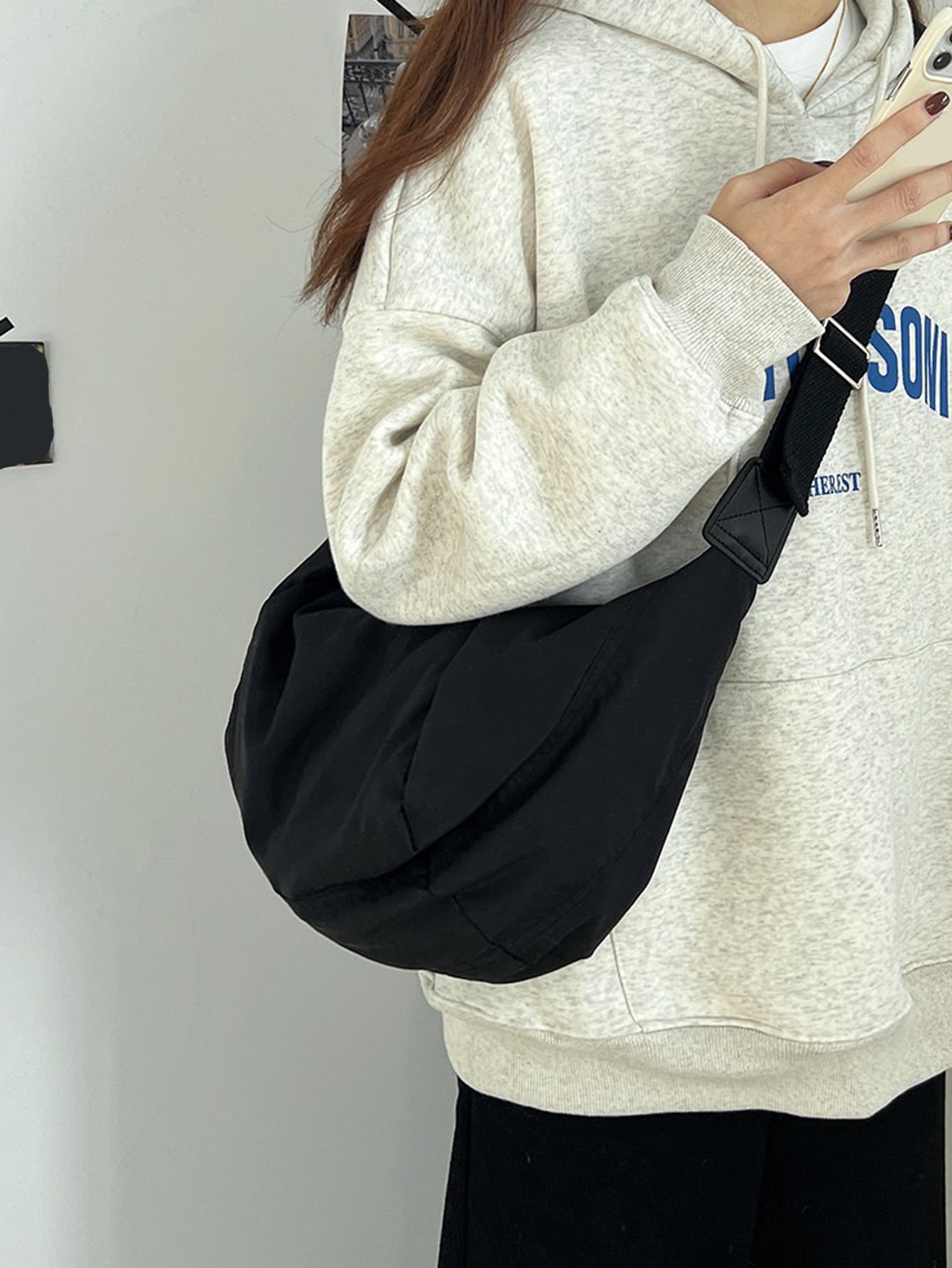 Минималистичная сумка-хобо, черный минималистичная сумка хобо бежевый