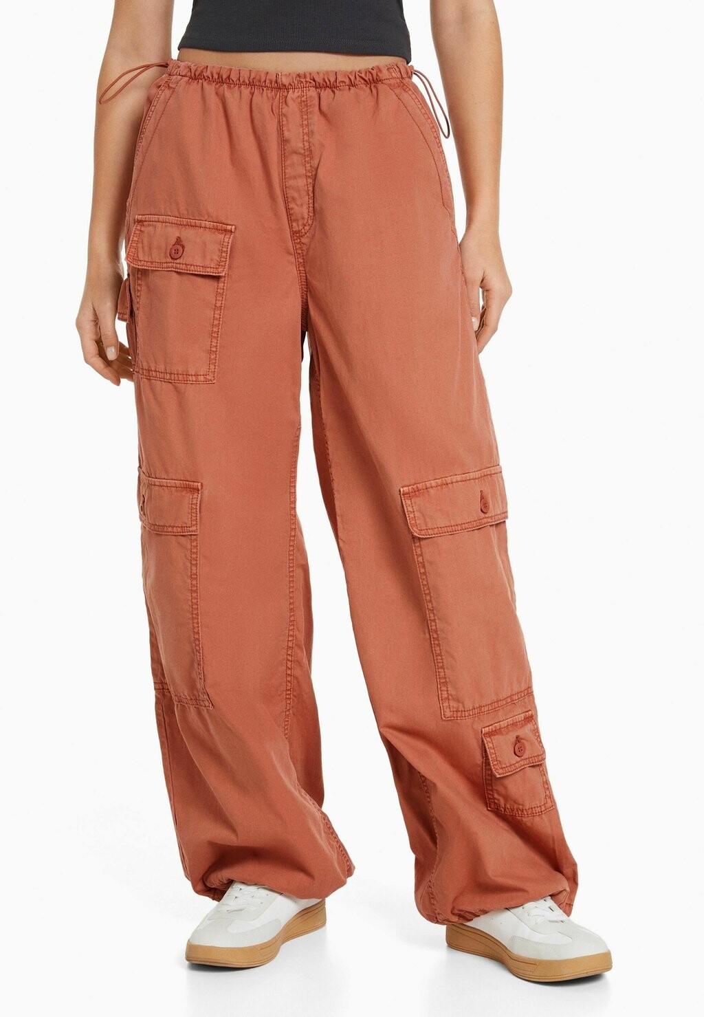 

Брюки карго Bershka