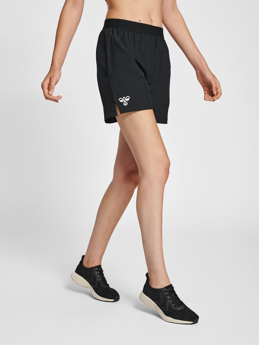 

Спортивные шорты Hummel, черный