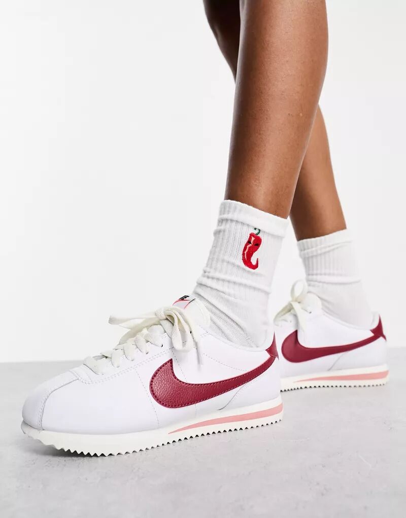 

Бело-красные кожаные кроссовки Nike Cortez