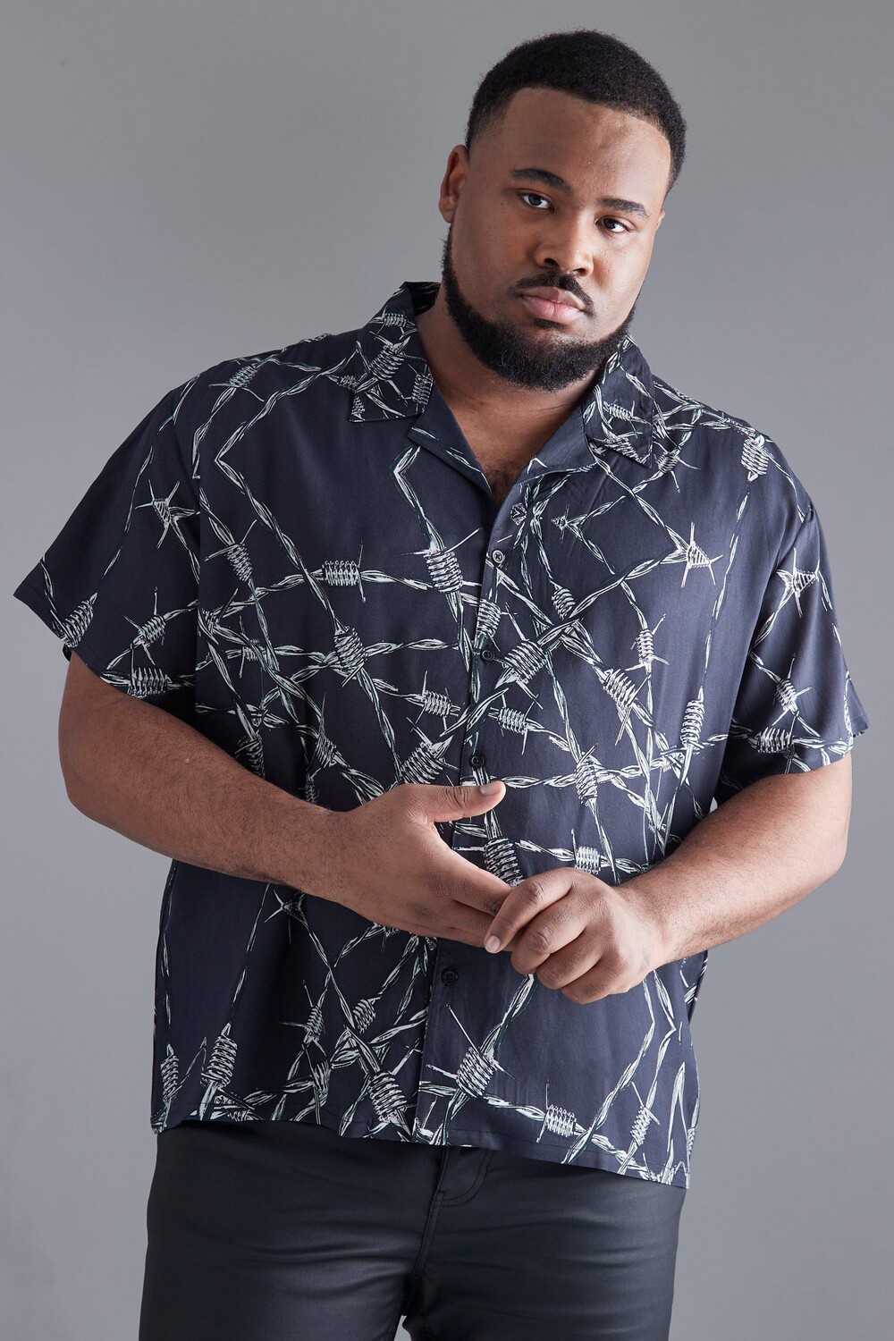 

Рубашка plus из вискозы revere boxy Boohoo, черный