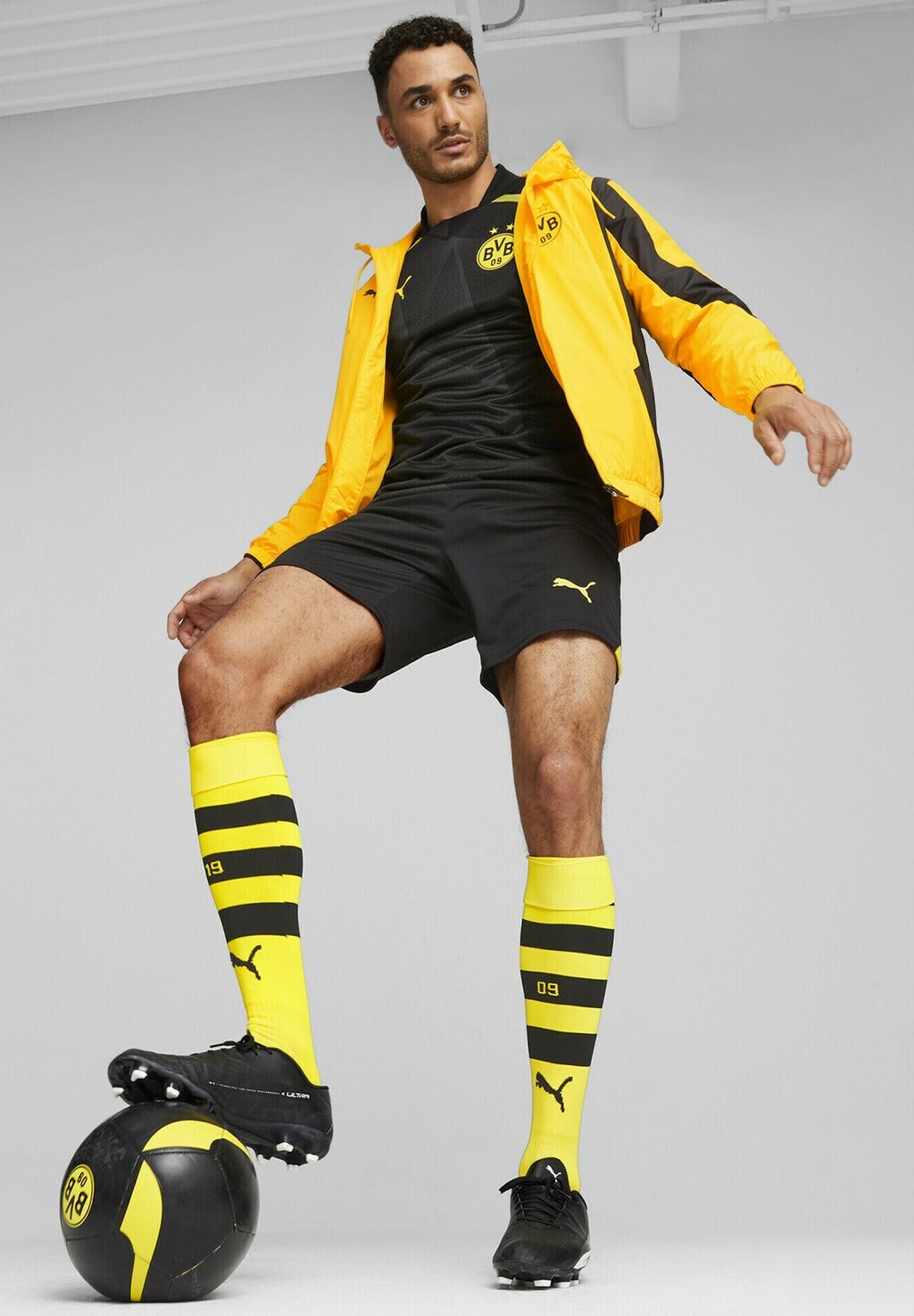 

Команда BORUSSIA DORTMUND PREMATCH FUSSBALL Puma, кибер желтый черный