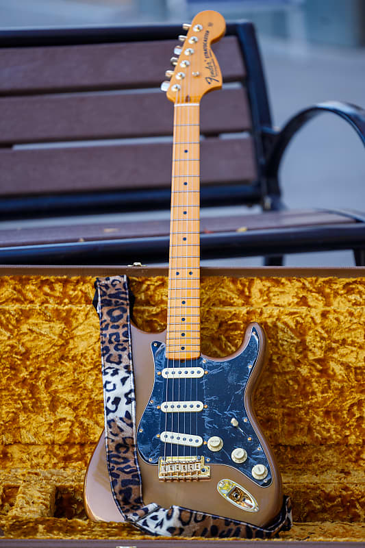 электрогитара fender limited edition bruno mars stratocaster electric guitar mars mocha Электрогитара Fender Bruno Mars Signature Stratocaster 2023