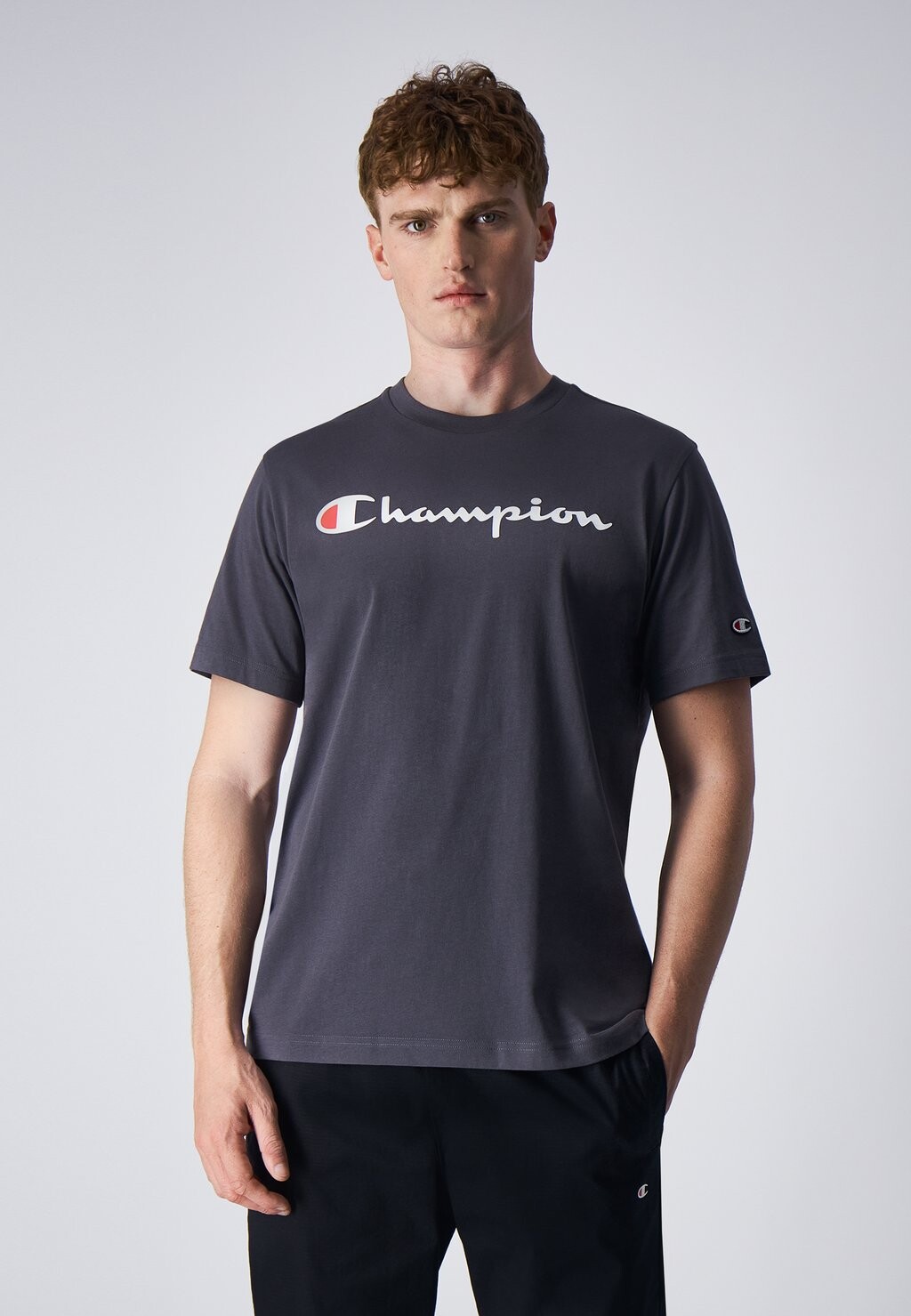 

Футболка с принтом Champion, темно-серый