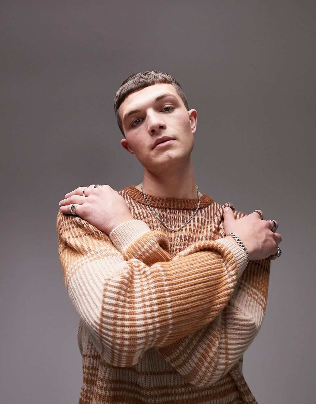 

Коричневый вязаный джемпер с полосками омбре Topman