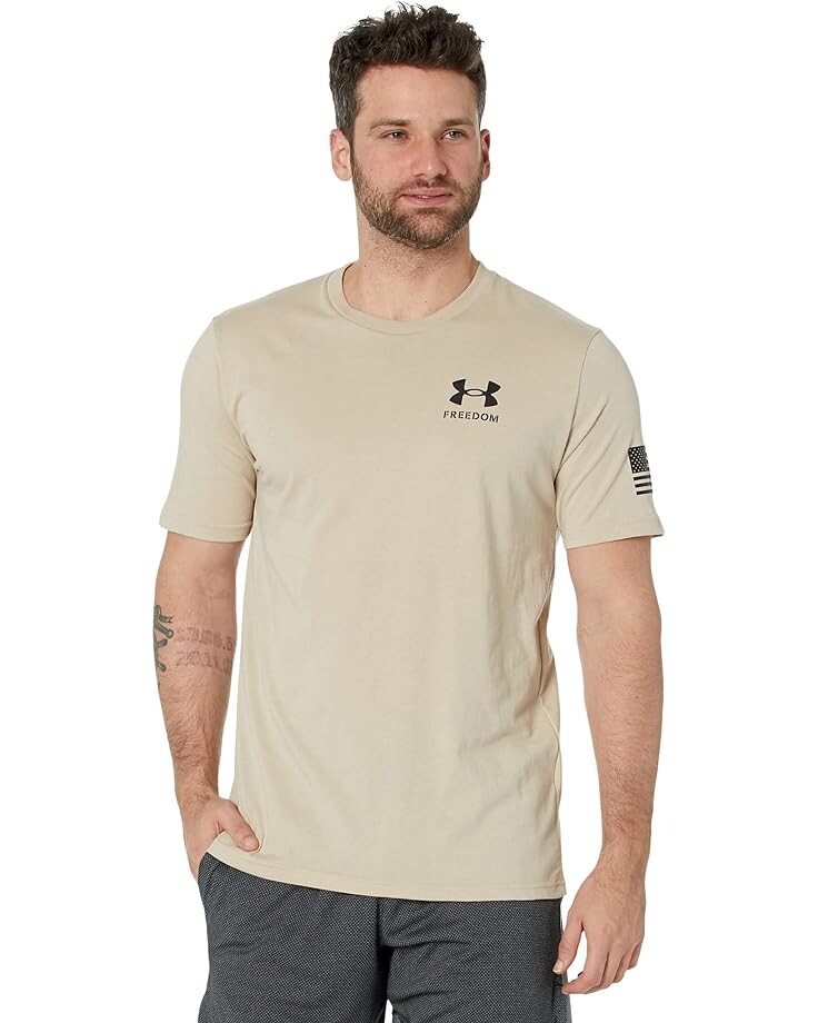 

Футболка Under Armour New Freedom Flag, цвет Desert Sand/Black