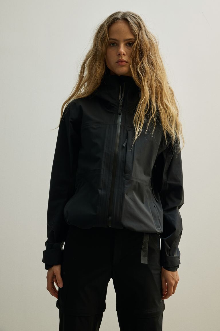 

Легкая трехслойная куртка Stormmove из жесткого материала H&M, черный